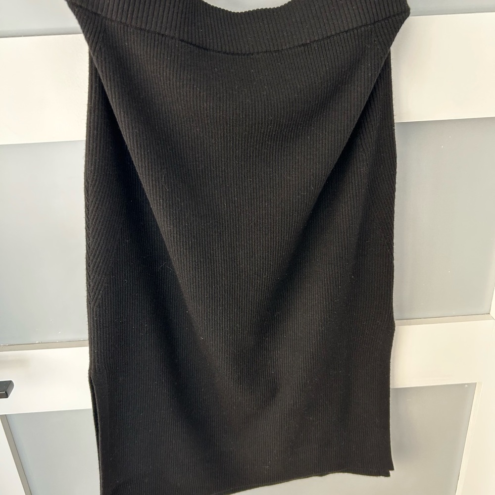 AYR Navy Ribbed Tank Top - Picture 4 of 8